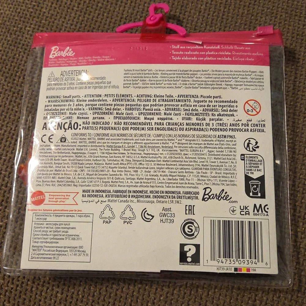 Barbie  Fashion Packs with Accessories - Picture 6 of 7